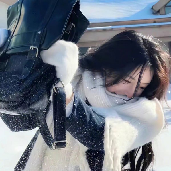 如月微笑